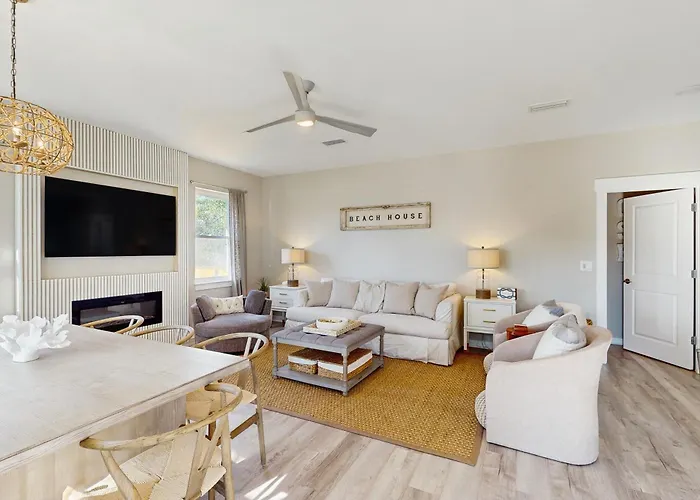 Beach Retreat With Open Layout Ac Private Pool Fire Pit & Grill